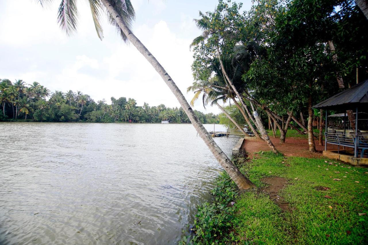 Munroe Lagoons Kollam Exterior photo